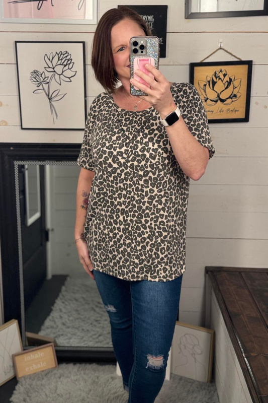 Susy Leopard Print Raglan Top